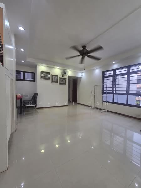 586 Woodlands Drive 16, 586 Woodlands Drive 16, 3 Bedrooms, 1,195 sqft, HDB Flat For Sale, by Cheryl Tan, 500182213 - Living Room - PropertyGuru.com.sg