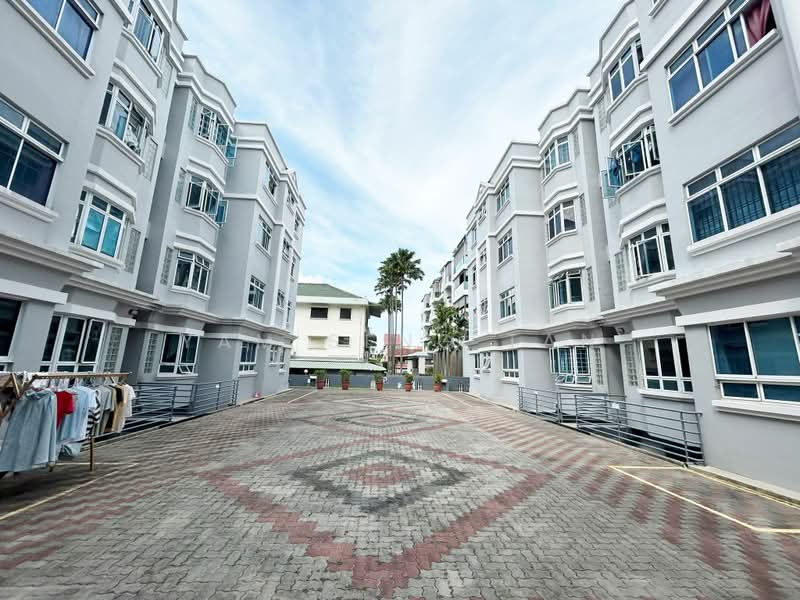 Park Court, 9 Lorong 101 Changi, 3 Bedrooms, 946 sqft, Condominium For Sale, by Yam Seng Tan, 500182222 - Exterior - PropertyGuru.com.sg
