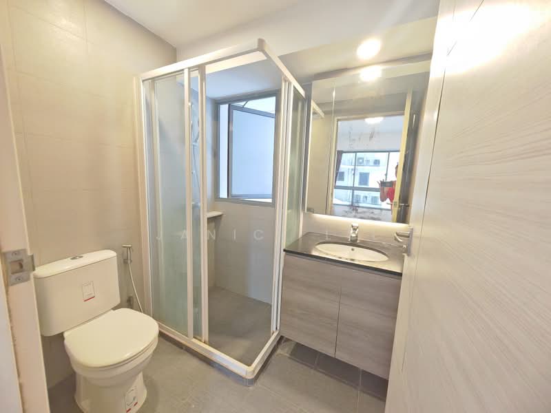 138B Yuan Ching Road, 138B Yuan Ching Road, 2 Bedrooms, 721 sqft, HDB Flat For Sale, by Janice Lee, 500182229 - Common Bathroom - PropertyGuru.com.sg