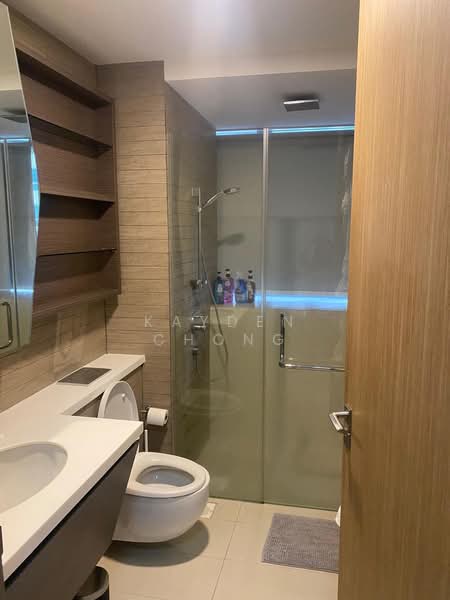V on Shenton, 5 Shenton Way, 2 Bedrooms, 1,152 sqft, Condominium For Sale, by Kayden Chong, 500182238 - Bathroom - PropertyGuru.com.sg