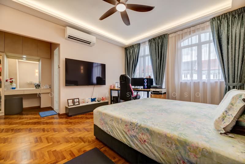 Loyang Villas, Loyang Rise, 5 Bedrooms, 2,700 sqft, Terraced House For Sale, by Noviana Santoso, 500182240 - Bedroom - PropertyGuru.com.sg