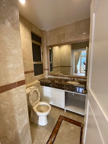 Leonie Condotel, 2 Leonie Hill Road, 4 Bedrooms, 2,722 sqft, Condominium For Rent, by Megan Yvonne, 500182269 - Bathroom - PropertyGuru.com.sg