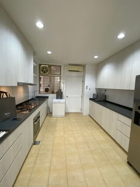 Leonie Condotel, 2 Leonie Hill Road, 4 Bedrooms, 2,722 sqft, Condominium For Rent, by Megan Yvonne, 500182269 - Kitchen - PropertyGuru.com.sg