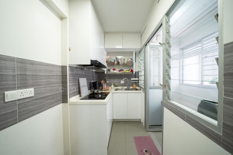 185C Woodlands Street 13, 185C Woodlands Street 13, 2 Bedrooms, 732 sqft, HDB Flat For Sale, by Colleen Lim, 500182270 - Kitchen - PropertyGuru.com.sg