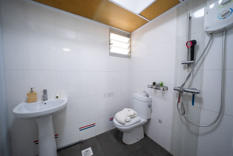 185C Woodlands Street 13, 185C Woodlands Street 13, 2 Bedrooms, 732 sqft, HDB Flat For Sale, by Colleen Lim, 500182270 - Bathroom - PropertyGuru.com.sg
