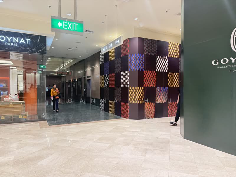Ngee Ann City, 391 Orchard Road, 2,056 sqft, Office For Rent, by Joanna Zhou, 500182272 - Corridor - CommercialGuru.com.sg