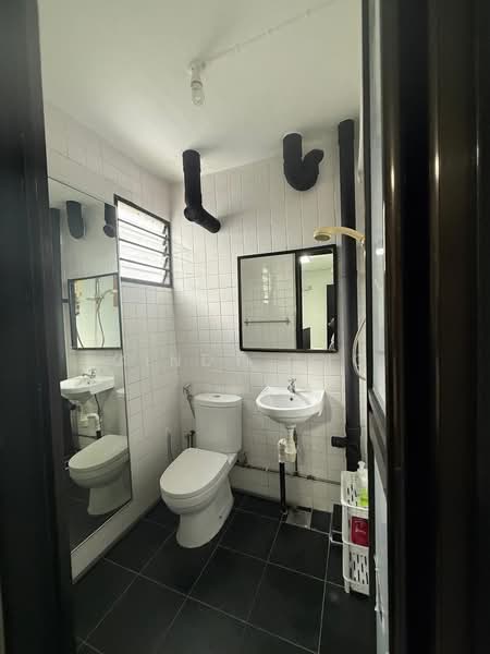 748 Yishun Street 72, 748 Yishun Street 72, 3 Bedrooms, 1,000 sqft, HDB Flat For Rent, by Cindy Ong, 500182273 - Bathroom - PropertyGuru.com.sg