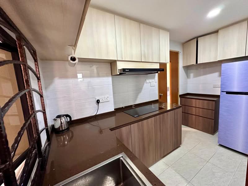 Heritage View, 8 Dover Rise, 3 Bedrooms, 1,195 sqft, Condominium For Rent, by Jasmine Lee, 500182276 - Kitchen - PropertyGuru.com.sg