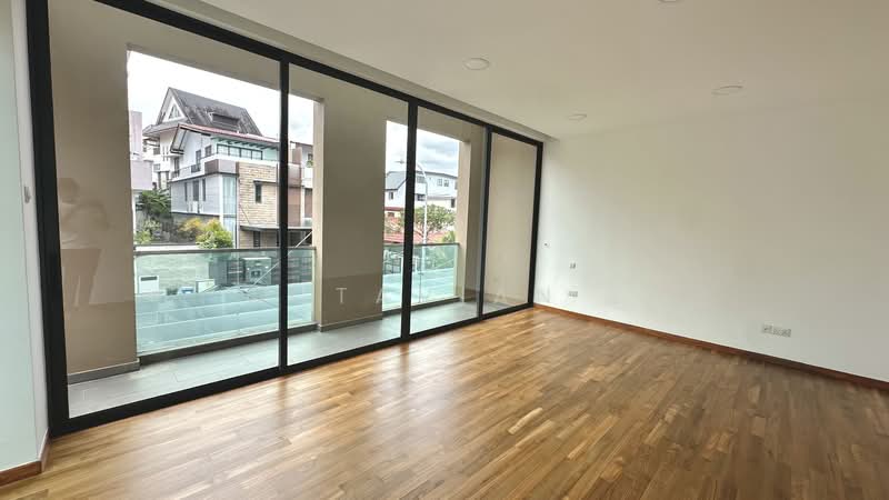 Sembawang Springs Estate, Jalan Salang, 4 Bedrooms, 3,028 sqft, Semi-Detached House For Rent, by Octavian ., 500182282 - Balcony - PropertyGuru.com.sg