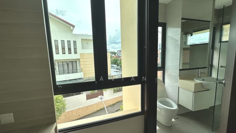 Sembawang Springs Estate, Jalan Salang, 4 Bedrooms, 3,028 sqft, Semi-Detached House For Rent, by Octavian ., 500182282 - Bathroom - PropertyGuru.com.sg