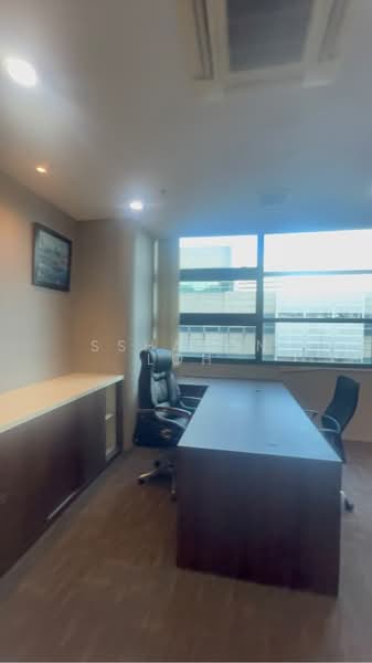 E-Centre @ Redhill, 3791 Jalan Bukit Merah, 2,120 sqft, Light Industrial (B1) For Rent, by Ssharon Loh, 500182288 - CommercialGuru.com.sg