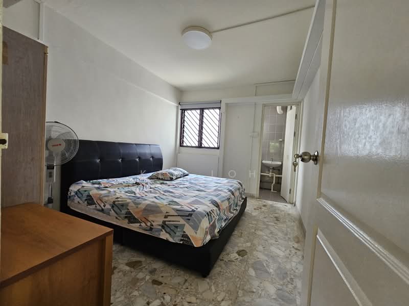 526 Bedok North Street 3, 526 Bedok North Street 3, 2 Bedrooms, 883 sqft, HDB Flat For Sale, by Ken Loh, 500182302 - Bedroom - PropertyGuru.com.sg