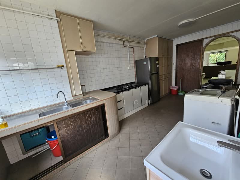 526 Bedok North Street 3, 526 Bedok North Street 3, 2 Bedrooms, 883 sqft, HDB Flat For Sale, by Ken Loh, 500182302 - Kitchen - PropertyGuru.com.sg