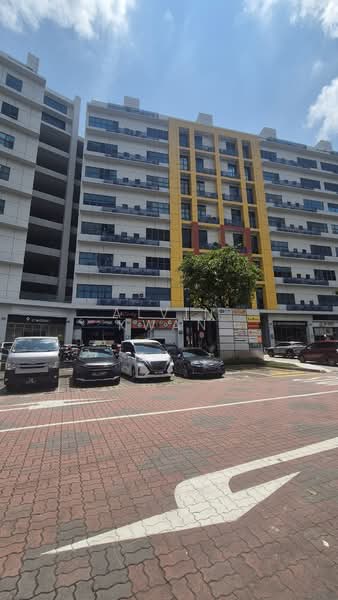 Tradehub 21, 18 Boon Lay Way, 2,368 sqft, Light Industrial (B1) For Sale, by Alvin Kwan, 500182307 - Exterior - CommercialGuru.com.sg