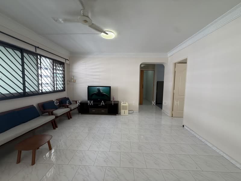 549 Hougang Street 51, 549 Hougang Street 51, 3 Bedrooms, 1,098 sqft, HDB Flat For Rent, by Germaine Koh, 500182310 - Living Room - PropertyGuru.com.sg