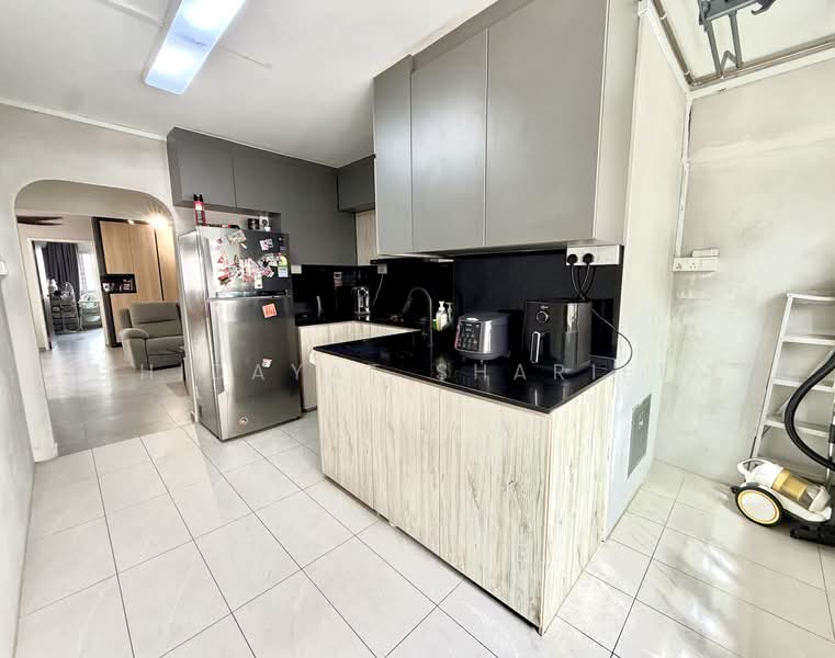 290 Choa Chu Kang Avenue 3, 290 Choa Chu Kang Avenue 3, 3 Bedrooms, 1,109 sqft, HDB Flat For Sale, by Hidayat Shariff, 500182316 - Kitchen - PropertyGuru.com.sg