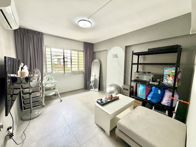 290 Choa Chu Kang Avenue 3, 290 Choa Chu Kang Avenue 3, 3 Bedrooms, 1,109 sqft, HDB Flat For Sale, by Hidayat Shariff, 500182316 - Living Room - PropertyGuru.com.sg