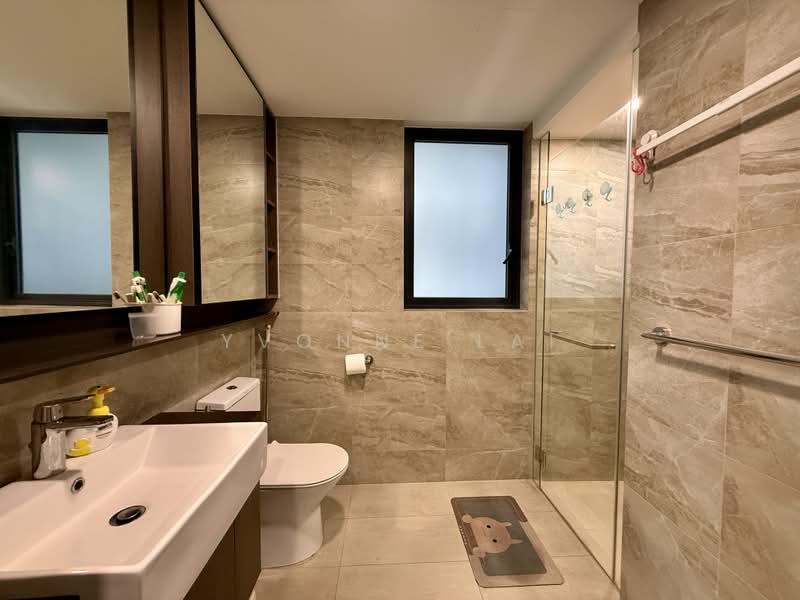 Riverfront Residences, 51 Hougang Avenue 7, 3 Bedrooms, 915 sqft, Condominium For Sale, by Yvonne Lai, 500182334 - Bathroom - PropertyGuru.com.sg