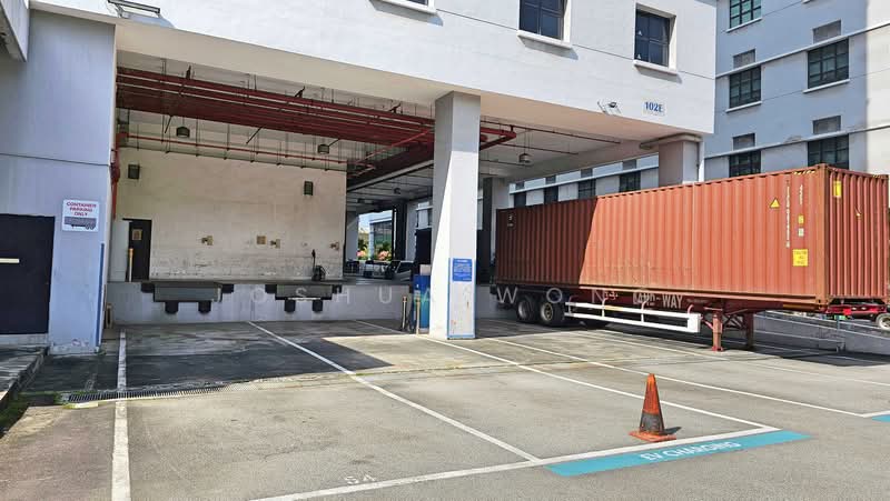 Citilink Warehouse Complex, 102E Pasir Panjang Road, 2,443 sqft, Light Industrial (B1) For Sale, by Joshua Wong, 500182336 - Exterior - CommercialGuru.com.sg