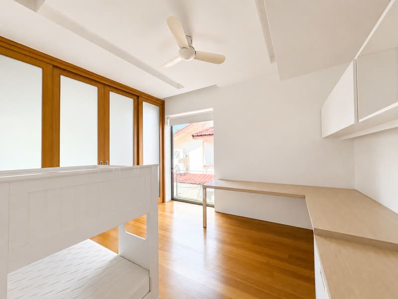 Value Buy! Moonbeam Mt Sinai Holland Semi D 1km Henry Park, , 7 Bedrooms, 4,500 sqft, Semi-Detached House For Sale, by Kimberly Chow, 500182340 - Bedroom - PropertyGuru.com.sg