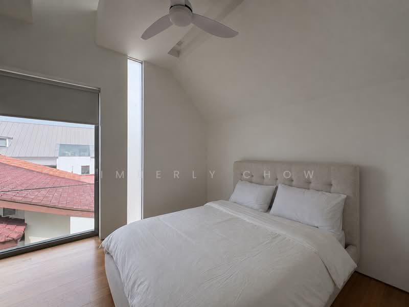 Value Buy! Moonbeam Mt Sinai Holland Semi D 1km Henry Park, , 7 Bedrooms, 4,500 sqft, Semi-Detached House For Sale, by Kimberly Chow, 500182340 - Bedroom - PropertyGuru.com.sg