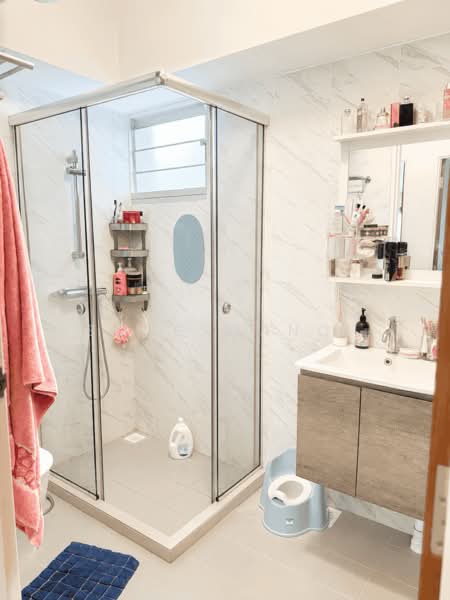 810B Choa Chu Kang Avenue 7, 810B Choa Chu Kang Avenue 7, 3 Bedrooms, 1,216 sqft, HDB Flat For Rent, by Song Wanqi, 500182354 - Bathroom - PropertyGuru.com.sg