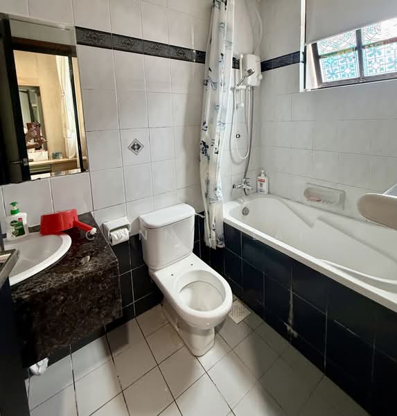 Rosalia Park, 42 Lorong Ong Lye, 2 Bedrooms, 1,098 sqft, Condominium For Sale, by Connie Lai, 500182357 - Master Bathroom - PropertyGuru.com.sg
