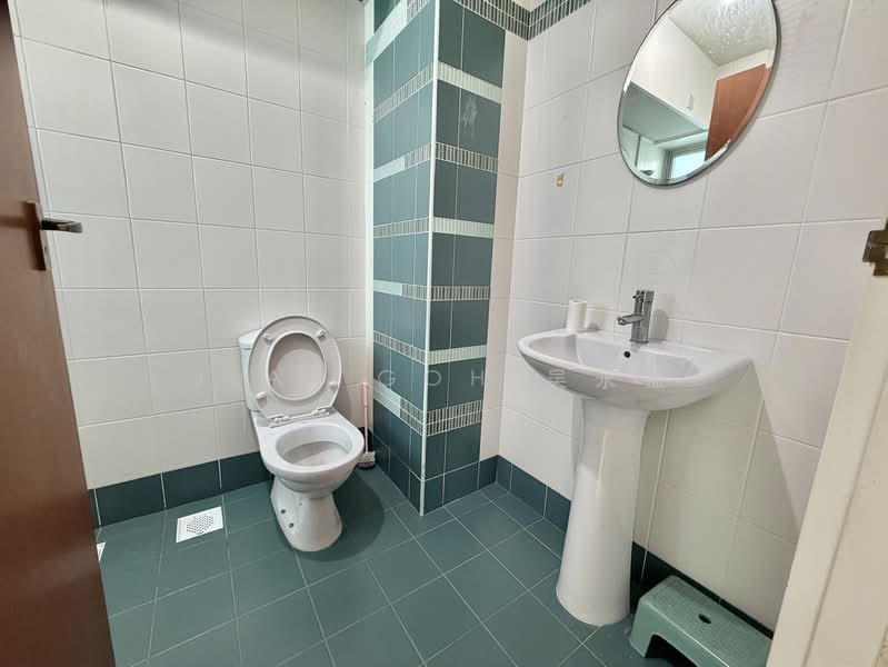 38A Bendemeer Road, 38A Bendemeer Road, 3 Bedrooms, 990 sqft, HDB Flat For Sale, by J.A. Goh 吴永益, 500182358 - Bathroom - PropertyGuru.com.sg