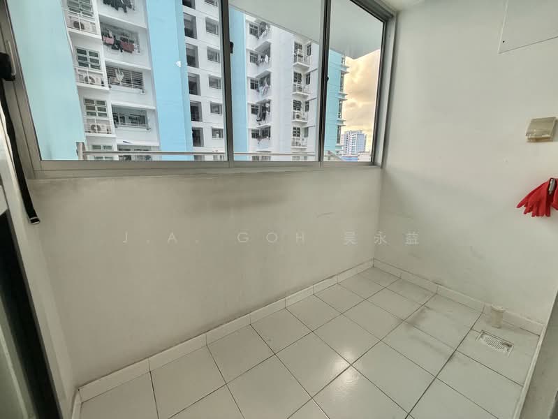 38A Bendemeer Road, 38A Bendemeer Road, 3 Bedrooms, 990 sqft, HDB Flat For Sale, by J.A. Goh 吴永益, 500182358 - Balcony - PropertyGuru.com.sg