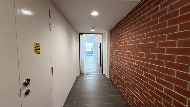 Raffles Place/Clarke Quay - Gym | Office | Retail, Raffles Place / North Canal Rd / Circular Rd, 2,422 sqft, Shop / Shophouse For Rent, by Chenise Koh, 500182363 - Corridor - CommercialGuru.com.sg