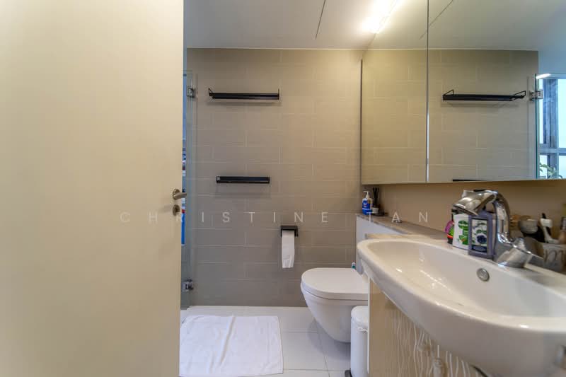 The Estuary @ Yishun, 1 Yishun Avenue 1, 2 Bedrooms, 915 sqft, Condominium For Sale, by Christine Tan, 500182367 - Bathroom - PropertyGuru.com.sg
