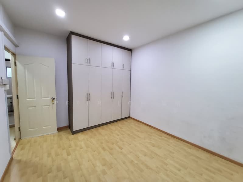 Thomson Garden Estate, Jalan Isnin, 3 Bedrooms, 1,400 sqft, Terraced House For Rent, by Peter Loh 彼得, 500182373 - Bedroom - PropertyGuru.com.sg