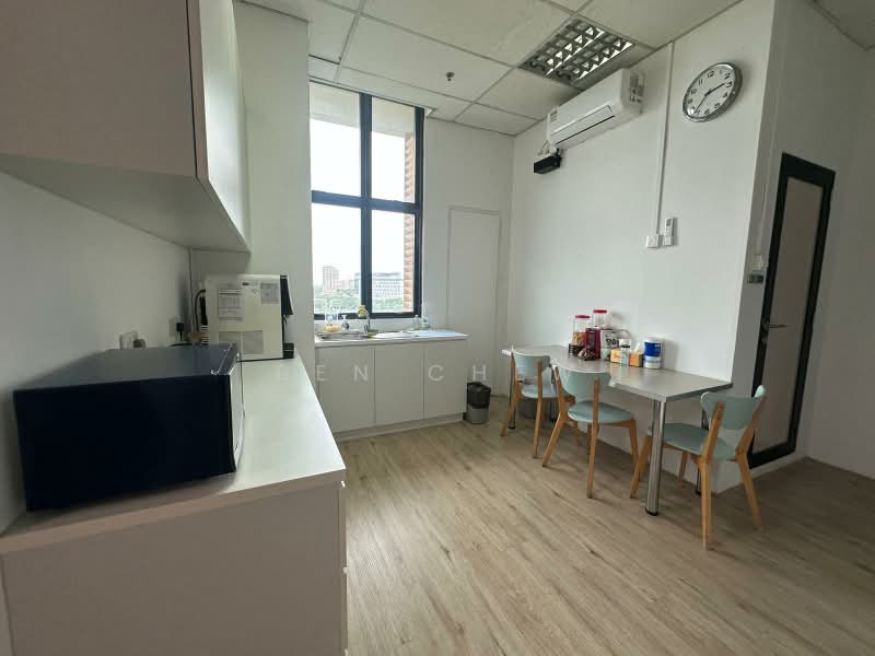Tradehub 21, 18 Boon Lay Way, 4,004 sqft, Light Industrial (B1) For Sale, by Ben Chew, 500182376 - Kitchen - CommercialGuru.com.sg