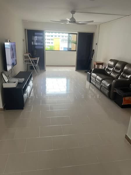 114 Serangoon North Avenue 1, 114 Serangoon North Avenue 1, Room Rental, 160 sqft, HDB Flat For Rent, by Ulrica See, 500182379 - Living Room - PropertyGuru.com.sg