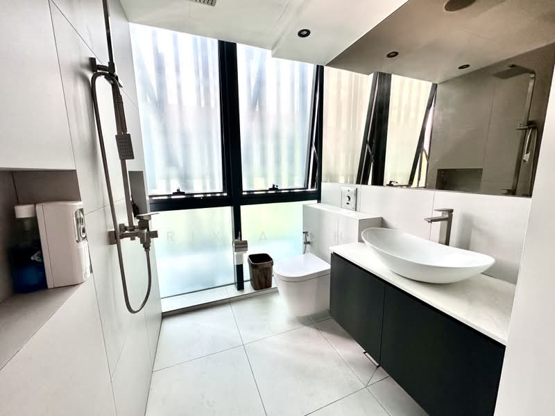 M38, 38 Jalan Pemimpin, 1,722 sqft, Light Industrial (B1) For Rent, by Trixia Chua, 500182382 - Bathroom - CommercialGuru.com.sg
