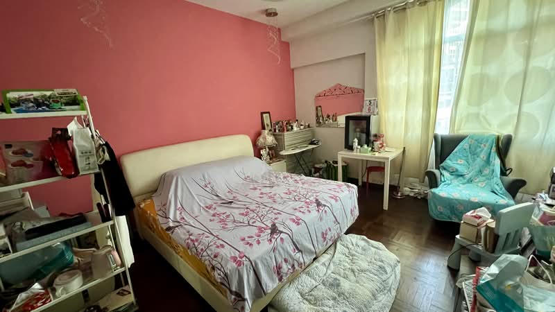 Loyang Besar Close, Loyang Besar Close, 6 Bedrooms, 2,800 sqft, Terraced House For Sale, by YQ Lai, 500182396 - Bedroom - PropertyGuru.com.sg