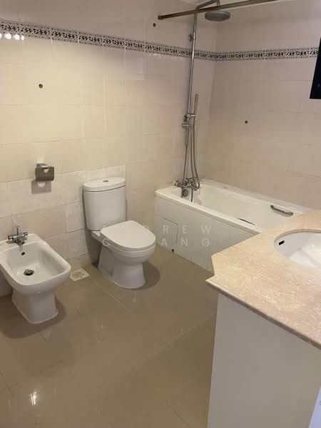 Sutton Place, 26 Farrer Road, 3 Bedrooms, 3,131 sqft, Condominium For Rent, by Andrew Chiang, 500182398 - Bathroom - PropertyGuru.com.sg
