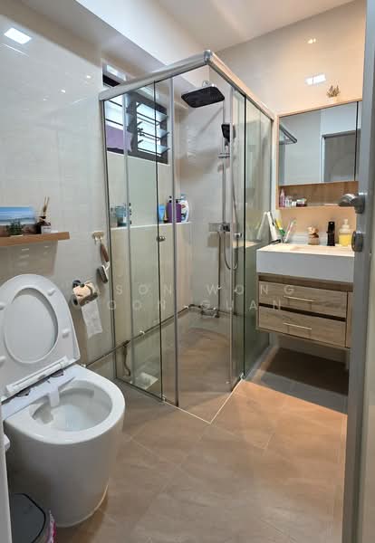 894 Tampines Street 81, 894 Tampines Street 81, 4 Bedrooms, 1,603 sqft, HDB Flat For Sale, by Jason Wong Soon Guan, 500182401 - Bathroom - PropertyGuru.com.sg