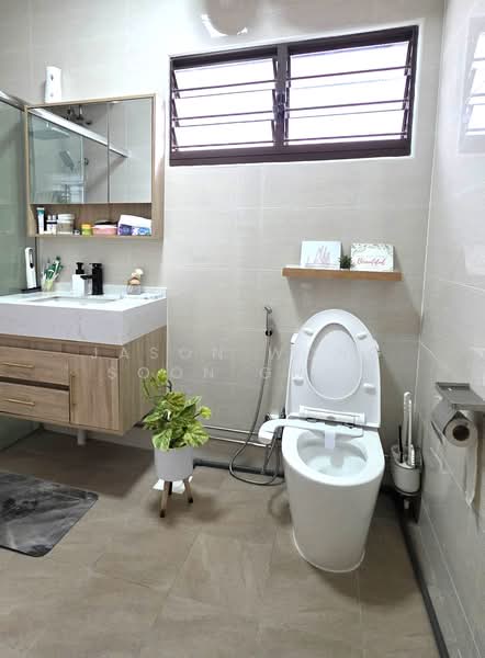 894 Tampines Street 81, 894 Tampines Street 81, 4 Bedrooms, 1,603 sqft, HDB Flat For Sale, by Jason Wong Soon Guan, 500182401 - Bathroom - PropertyGuru.com.sg