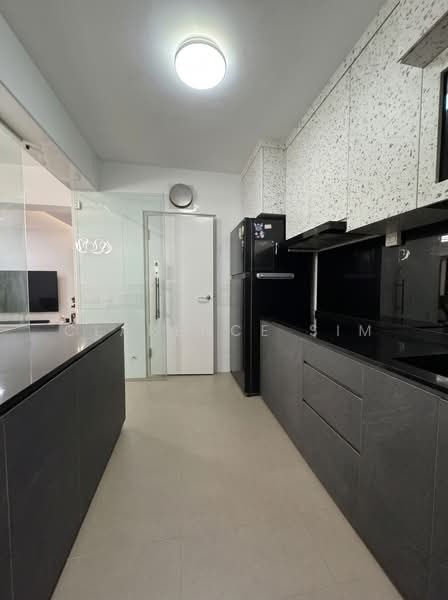 464A Bukit Batok West Avenue 8, 464A Bukit Batok West Avenue 8, 3 Bedrooms, 1,001 sqft, HDB Flat For Sale, by Clarence Sim, 500182415 - Kitchen - PropertyGuru.com.sg