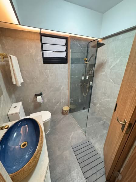 464A Bukit Batok West Avenue 8, 464A Bukit Batok West Avenue 8, 3 Bedrooms, 1,001 sqft, HDB Flat For Sale, by Clarence Sim, 500182415 - Bathroom - PropertyGuru.com.sg