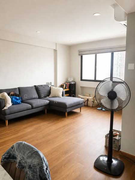 269 Toh Guan Road, 269 Toh Guan Road, Room Rental, 92 sqft, HDB Flat For Rent, by Christopher Tan 陈勇庆, 500182416 - Living Room - PropertyGuru.com.sg