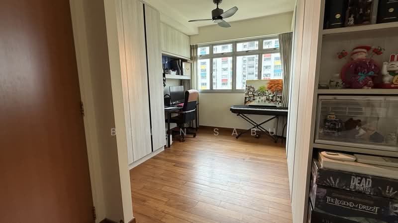 808C Chai Chee Road, 808C Chai Chee Road, 3 Bedrooms, 1,001 sqft, HDB Flat For Sale, by Benin Sabu, 500182420 - Common Room/ Walk-in wardrobe/ Study - PropertyGuru.com.sg