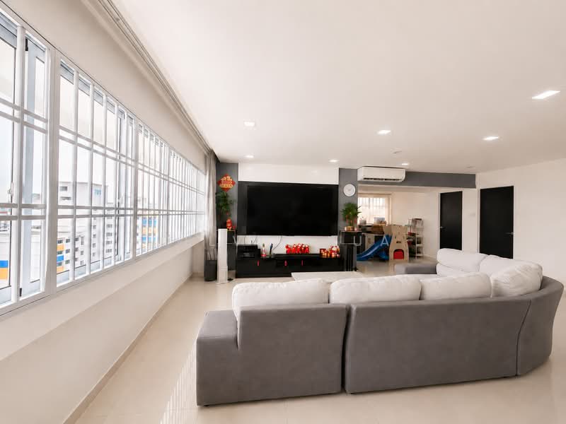 708 Jurong West Street 71, 708 Jurong West Street 71, 3 Bedrooms, 1,593 sqft, HDB Flat For Sale, by Kelvis Kua, 500182428 - Living Room - PropertyGuru.com.sg