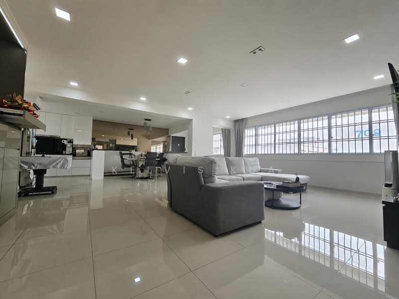 708 Jurong West Street 71, 708 Jurong West Street 71, 3 Bedrooms, 1,593 sqft, HDB Flat For Sale, by Kelvis Kua, 500182428 - Living Room - PropertyGuru.com.sg