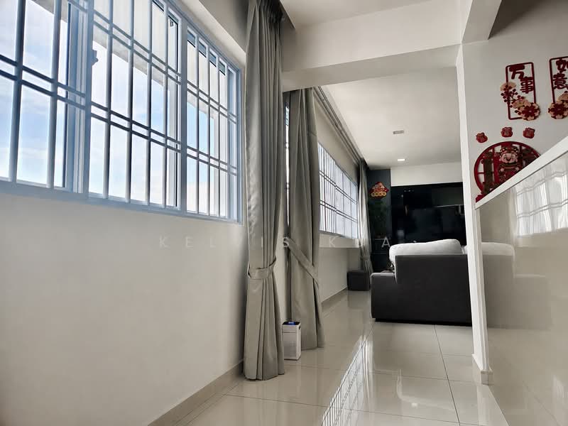 708 Jurong West Street 71, 708 Jurong West Street 71, 3 Bedrooms, 1,593 sqft, HDB Flat For Sale, by Kelvis Kua, 500182428 - Living Room - PropertyGuru.com.sg