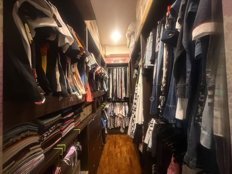 Bedok Park, Limau Garden, 5 Bedrooms, 3,600 sqft, Corner Terrace For Sale, by Pauline Loh, 500182429 - Walk-In Wardrobe - PropertyGuru.com.sg