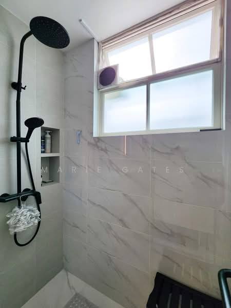 Upper East Coast Road vicinity, KEW CRES, 4 Bedrooms, 3,000 sqft, Cluster House For Sale, by Marie Gates, 500182454 - Bathroom - PropertyGuru.com.sg