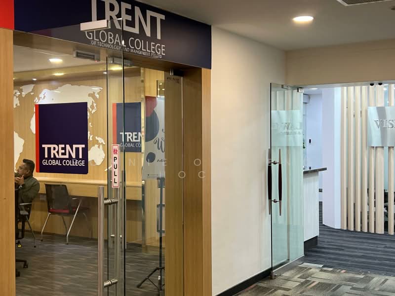Chinatown Point, 133 New Bridge Road, 2,500 sqft, Office For Rent, by Ronnie Ong Eng Hock, 500182463 - Entrance - CommercialGuru.com.sg