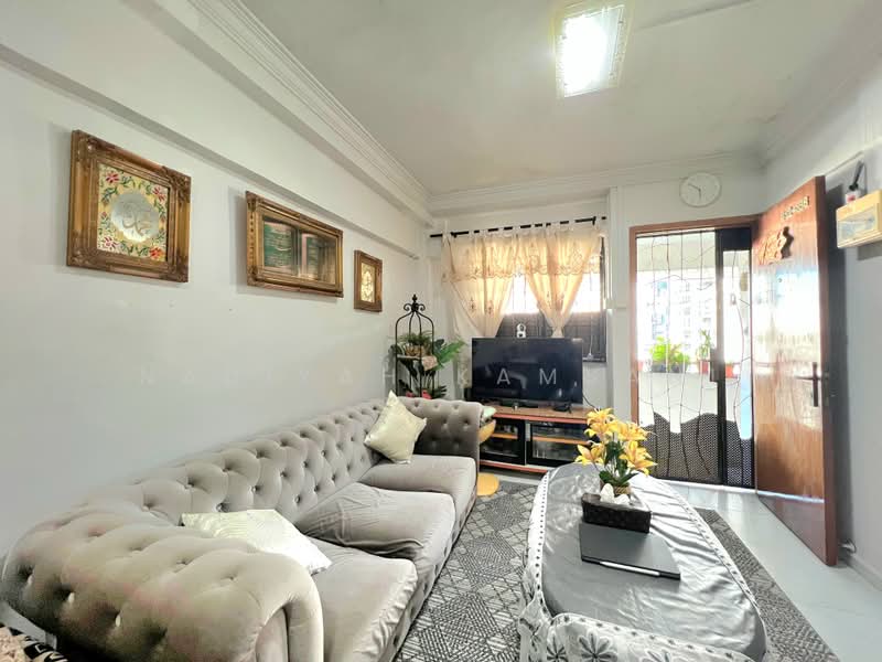 26 Teck Whye Lane, 26 Teck Whye Lane, 2 Bedrooms, 796 sqft, HDB Flat For Sale, by Nadiyah Kamsani, 500182478 - Living Room - PropertyGuru.com.sg